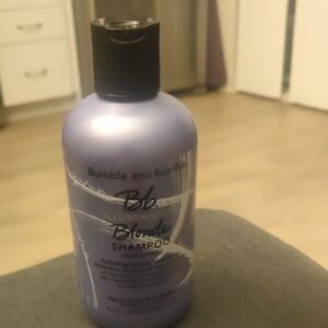 Bumble and bumble Blonde Shampoo in Lavender